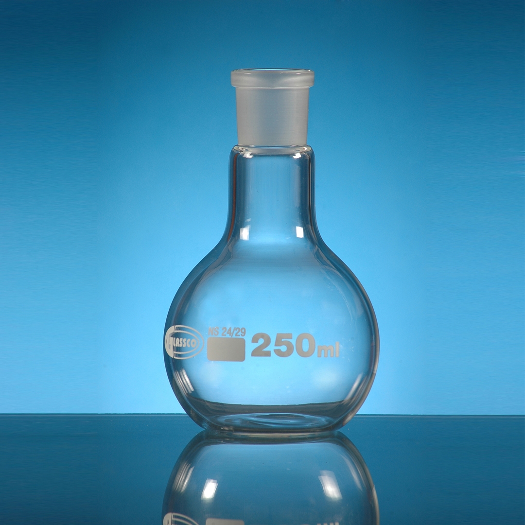 thumbnail interactive-video image 1 of ScienceEquip 1000ml Round Bottom Boiling Flask – 2 Neck, 24/29 & 24/29 Sockets – Borosilicate Glass 1 of 4